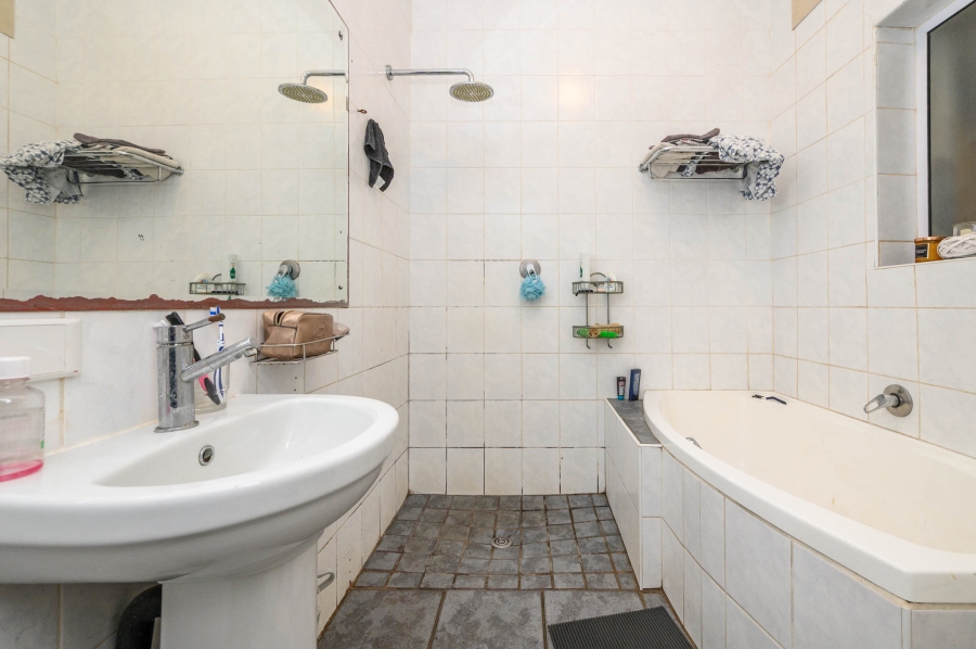 3 Bedroom Property for Sale in Summerstrand Eastern Cape